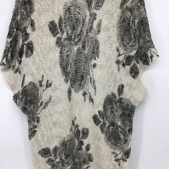 Abercrombie & Fitch White Gray Floral Open Front Loose Knit Cardigan - Picture 11 of 15